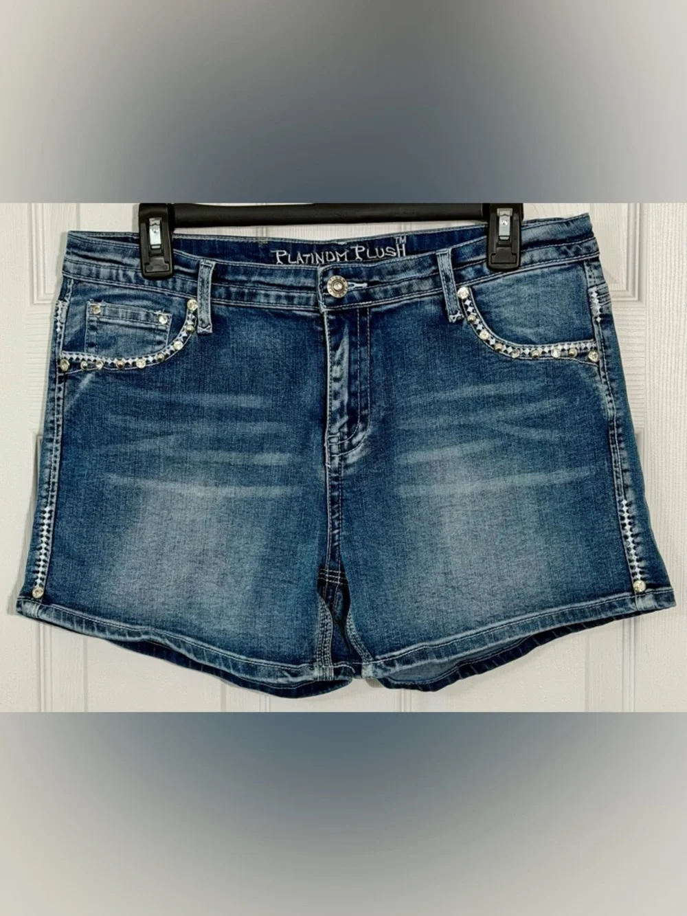 Platinum Plush Denim Jean Shorts XL Studded Wing Bling Y2K Wing Pocket Stretch - Picture 1 of 8
